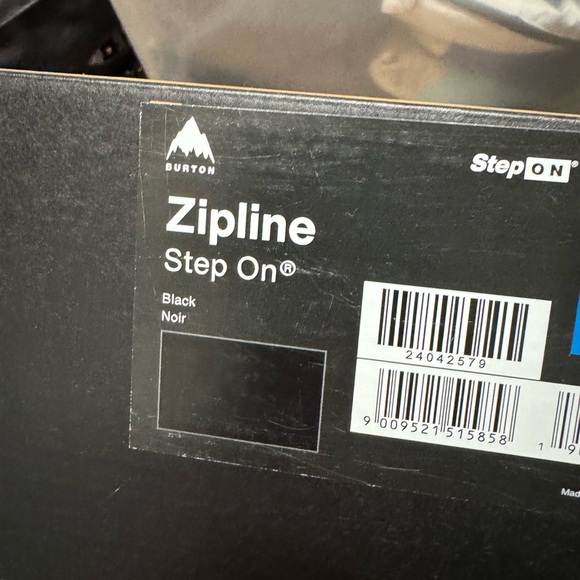 New in box Kids Burton Step On Snowboarding Boots - Picture 8 of 9